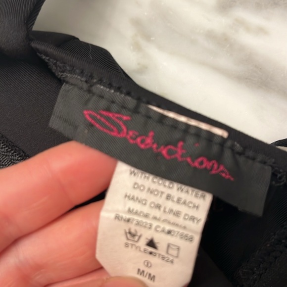 Black crop top medium dressy - Picture 3 of 4